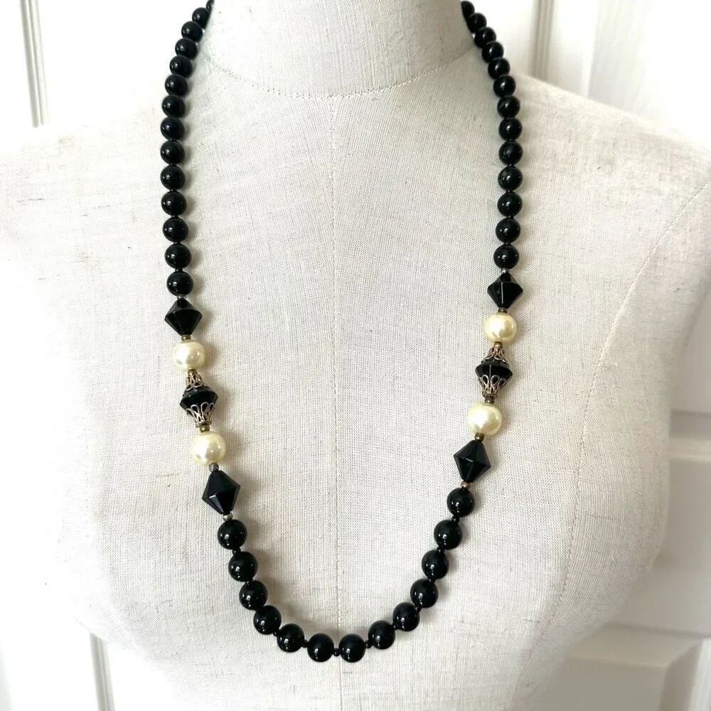 Black faux pearl long beaded vintage necklace